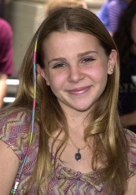 Mae Whitman at event of Atlantis: The Lost Empire (2001)