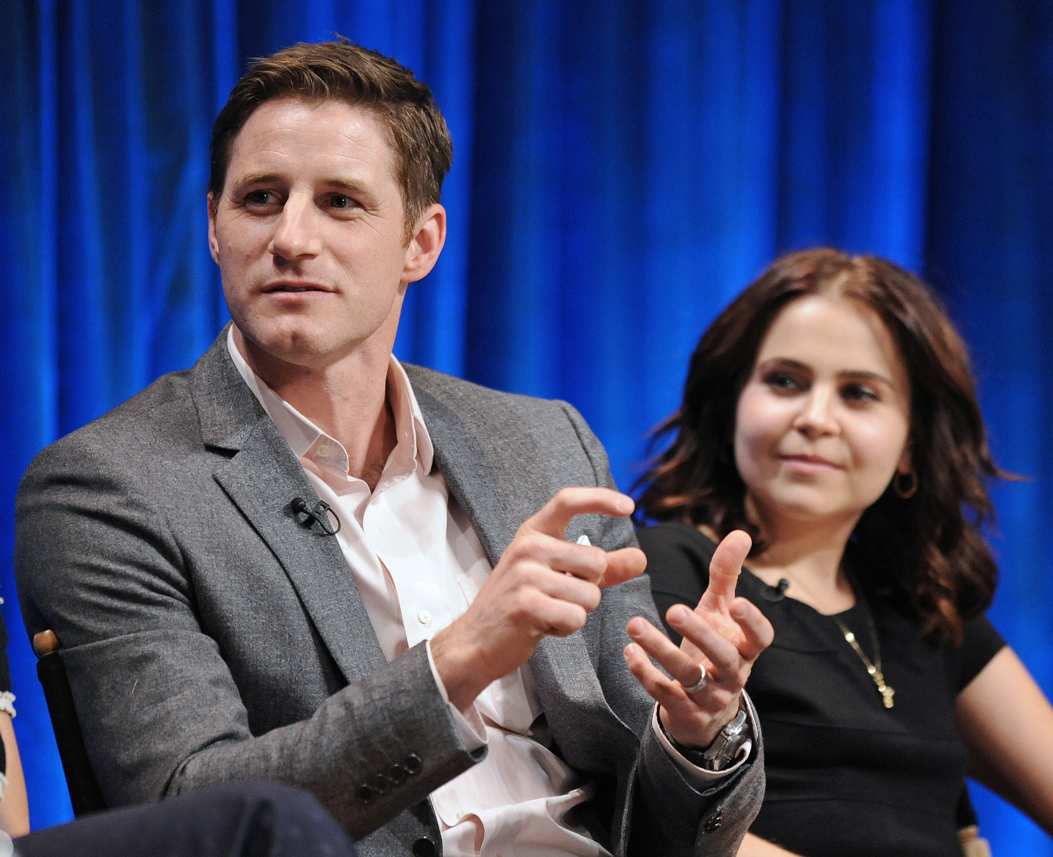 Sam Jaeger and Mae Whitman at event of Parenthood (2010)