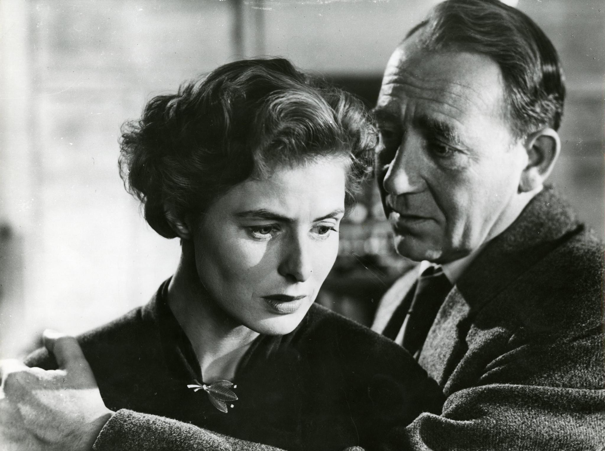 Still of Ingrid Bergman and Mathias Wieman in Non credo più all'amore (La paura) (1954)