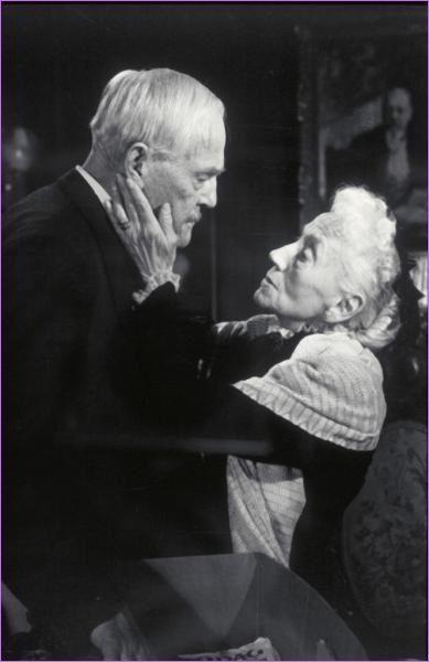 Still of Victor Sjöström and Naima Wifstrand in Smultronstället (1957)