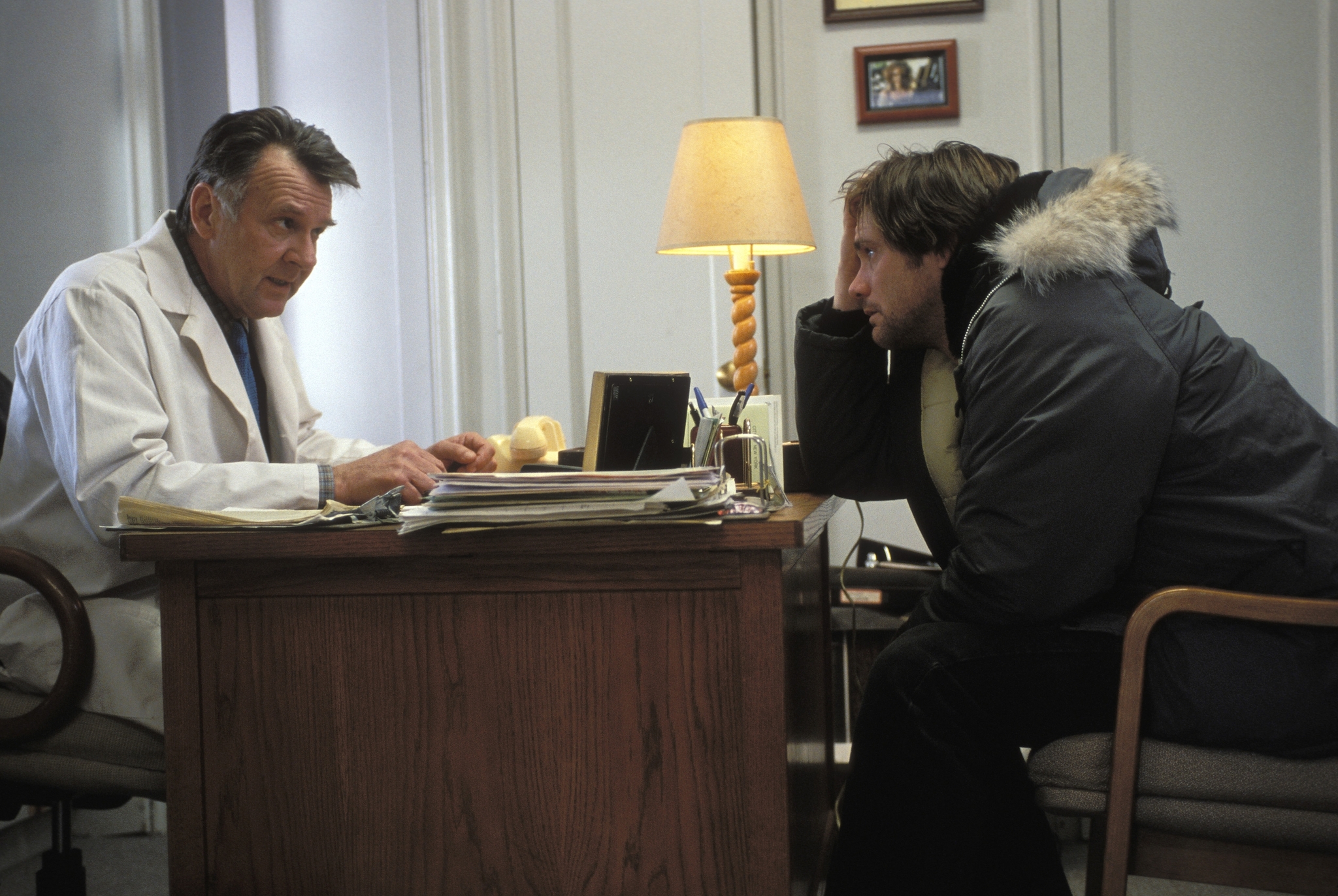 Still of Jim Carrey and Tom Wilkinson in Jausmu galia (2004)