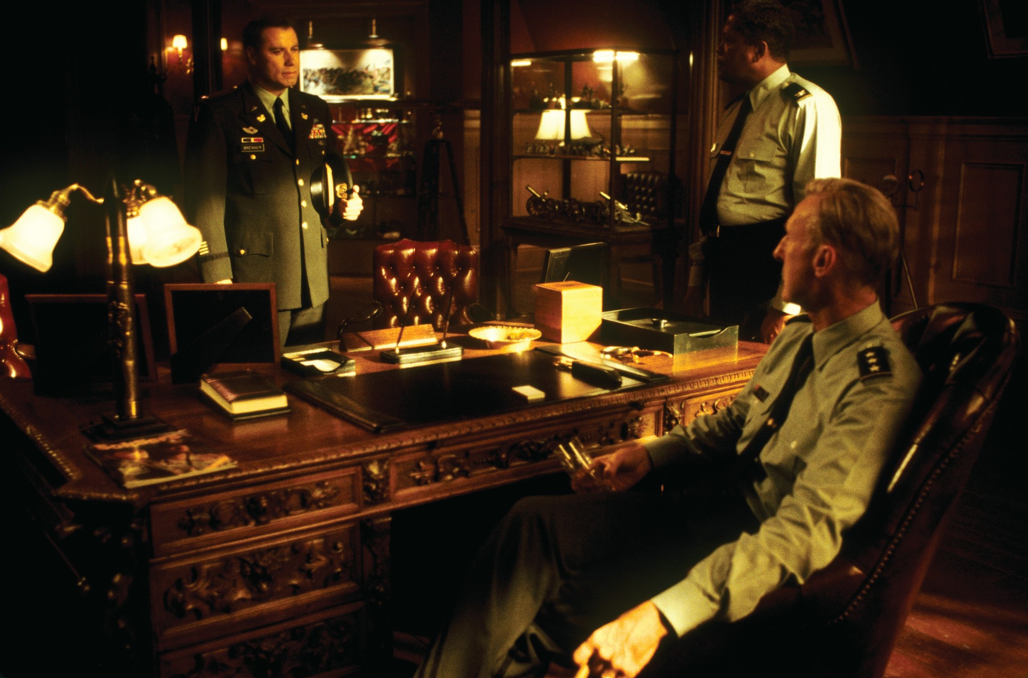 Still of John Travolta, James Cromwell and Clarence Williams III in The General's Daughter (1999)