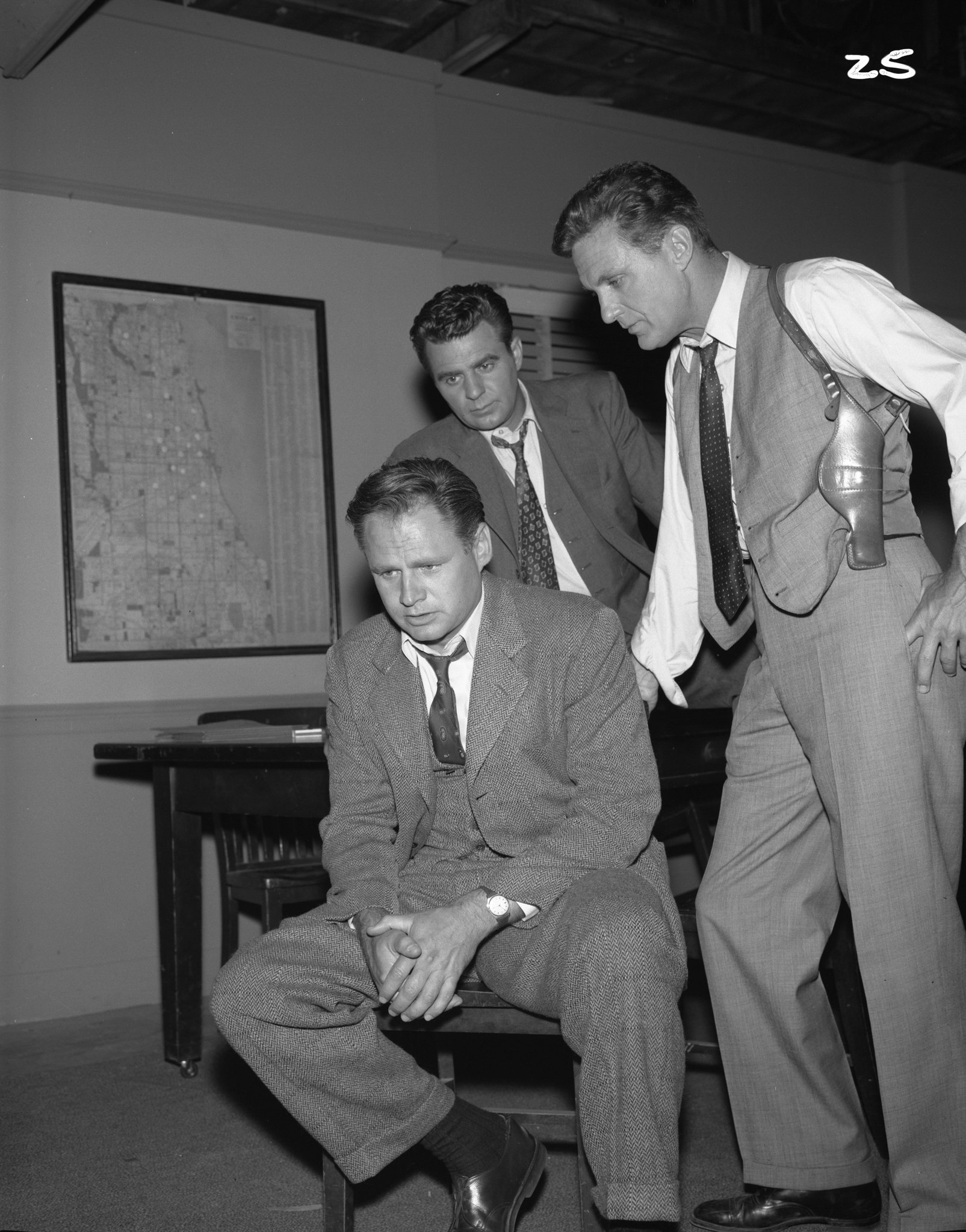Still of Paul Picerni, Robert Stack and Adam Williams in The Untouchables: The Snowball (1963)
