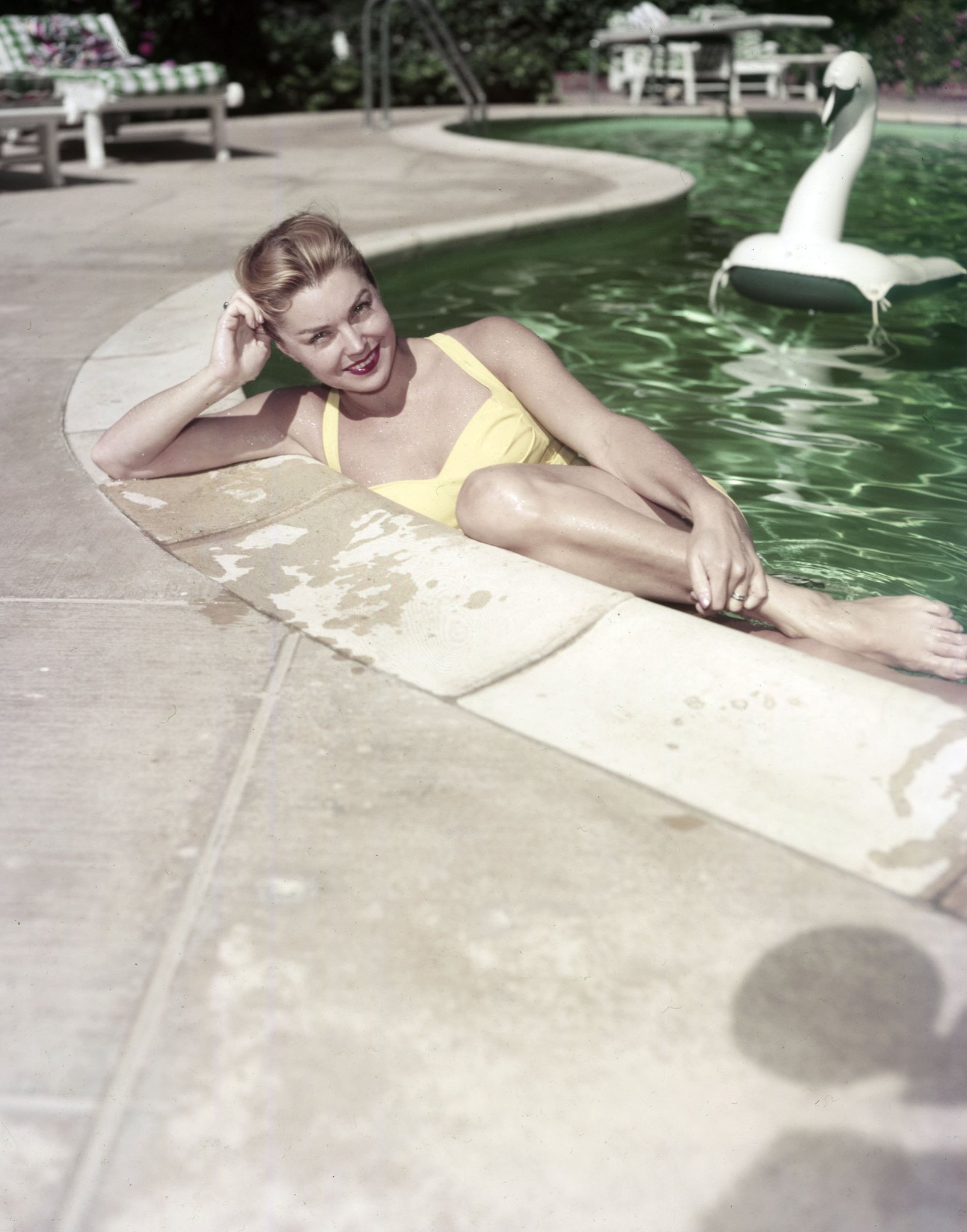 Esther Williams at event of The Esther Williams Aqua Spectacle (1956)