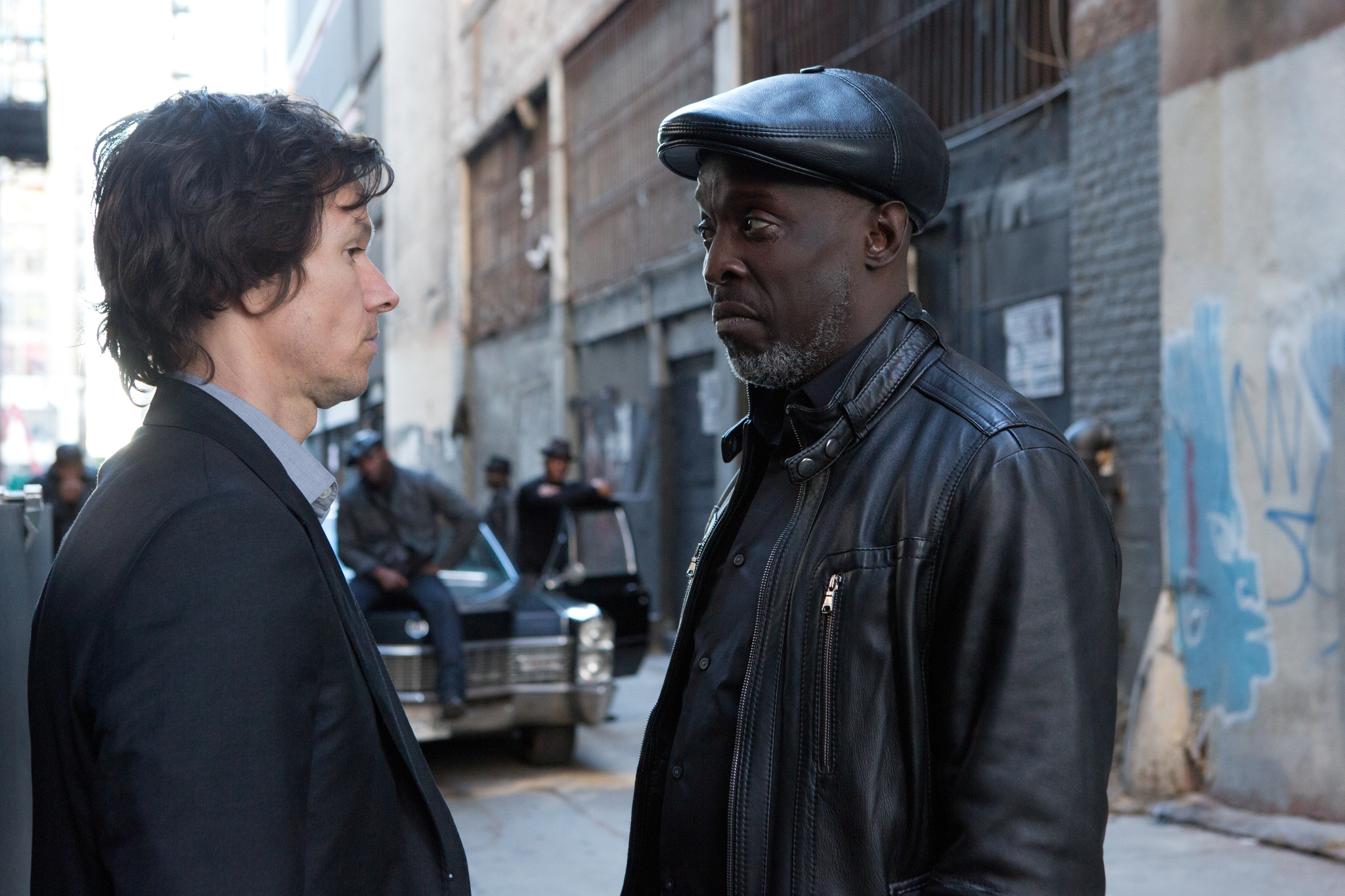 Still of Mark Wahlberg and Michael Kenneth Williams in The Gambler (2014)