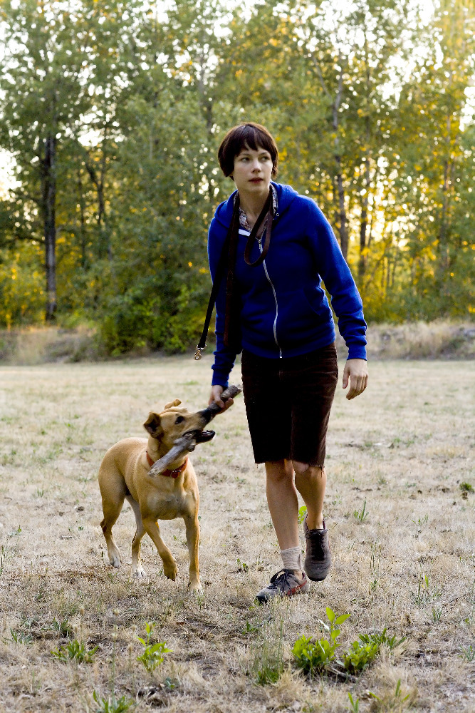 Still of Michelle Williams and Lucy in Wendy and Lucy (2008)