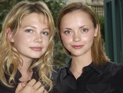 Christina Ricci and Michelle Williams at event of Prozac Nation (2001)