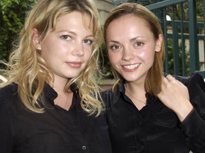 Christina Ricci and Michelle Williams at event of Prozac Nation (2001)