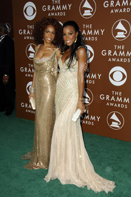 Kelly Rowland and Michelle Williams at event of The 48th Annual Grammy Awards (2006)