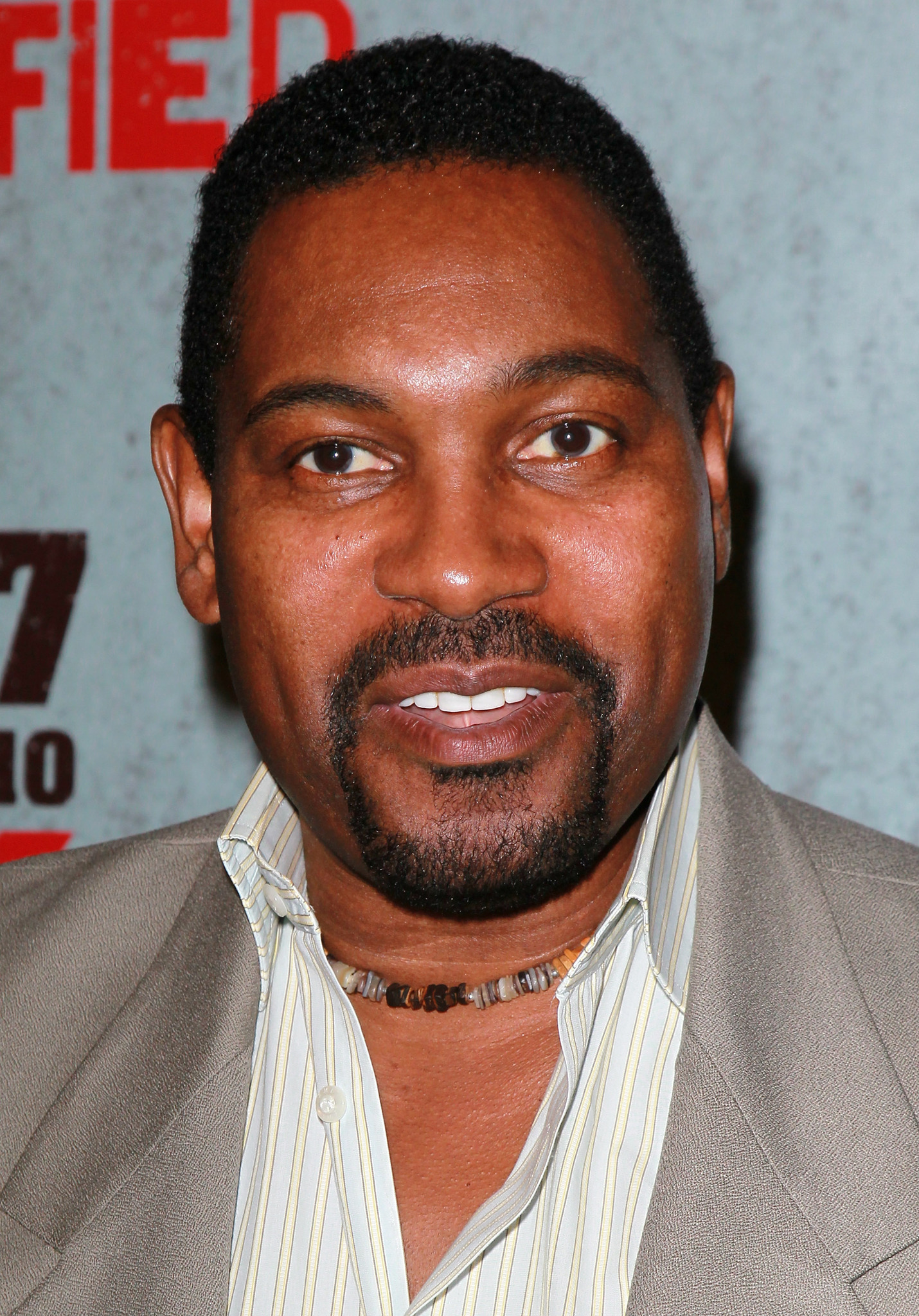 Mykelti Williamson at event of Justified (2010)
