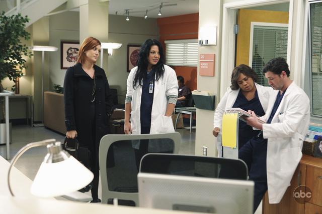 Still of Patrick Dempsey, Kate Walsh, Sara Ramirez and Chandra Wilson in Grei anatomija (2005)