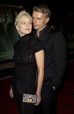 Sharon Stone and Lambert Wilson at event of Matrica. Revoliucijos (2003)