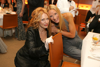 Kelly Lynch and Nancy Wilson at event of The 79th Annual Academy Awards (2007)