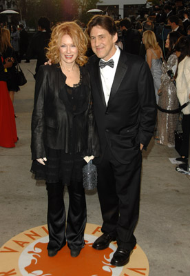 Cameron Crowe and Nancy Wilson at event of The 79th Annual Academy Awards (2007)