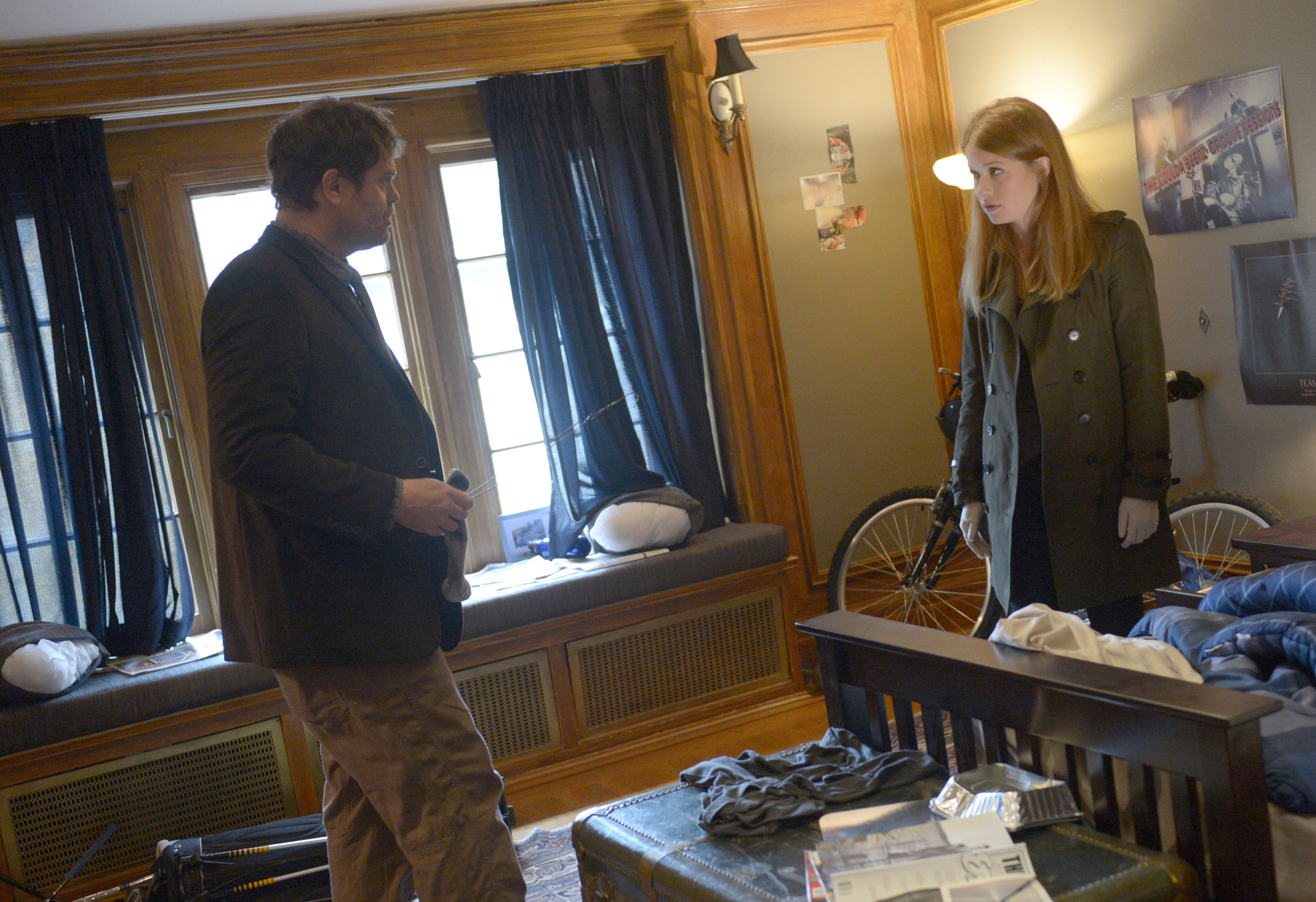 Still of Rainn Wilson and Genevieve Angelson in Backstrom (2015)