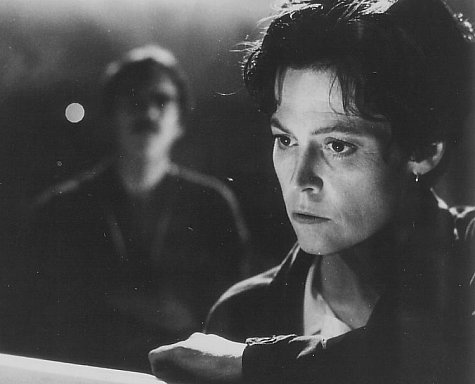 Still of Sigourney Weaver and Stuart Wilson in Death and the Maiden (1994)
