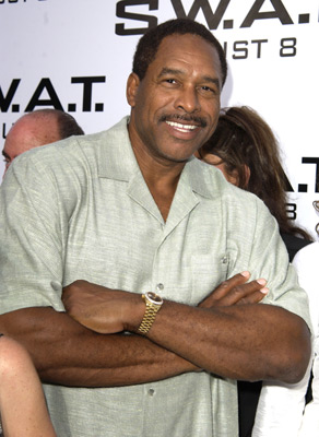Dave Winfield at event of S.W.A.T. (2003)