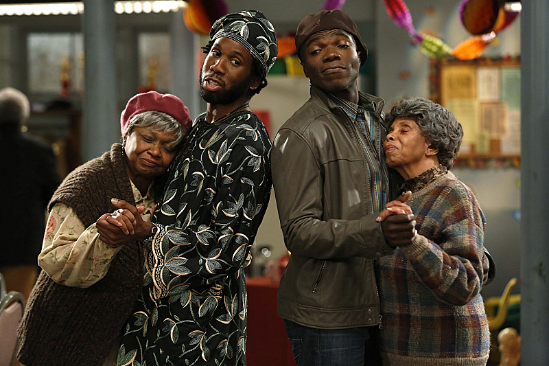 Still of Phyllis Applegate, Hattie Winston, Greg Gayne and Nyambi Nyambi in Mike & Molly (2010)