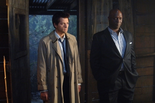 Still of Misha Collins and Robert Wisdom in Supernatural (2005)