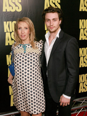 Sam Taylor-Johnson and Aaron Taylor-Johnson at event of Ateini cia arba gausi i duda! (2010)