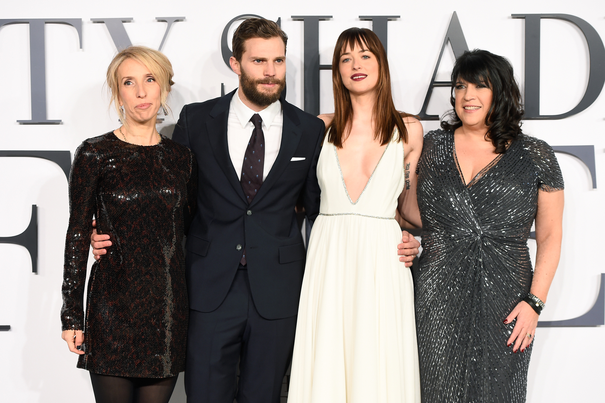 Dakota Johnson, Sam Taylor-Johnson, E.L. James and Jamie Dornan at event of Penkiasdesimt pilku atspalviu (2015)