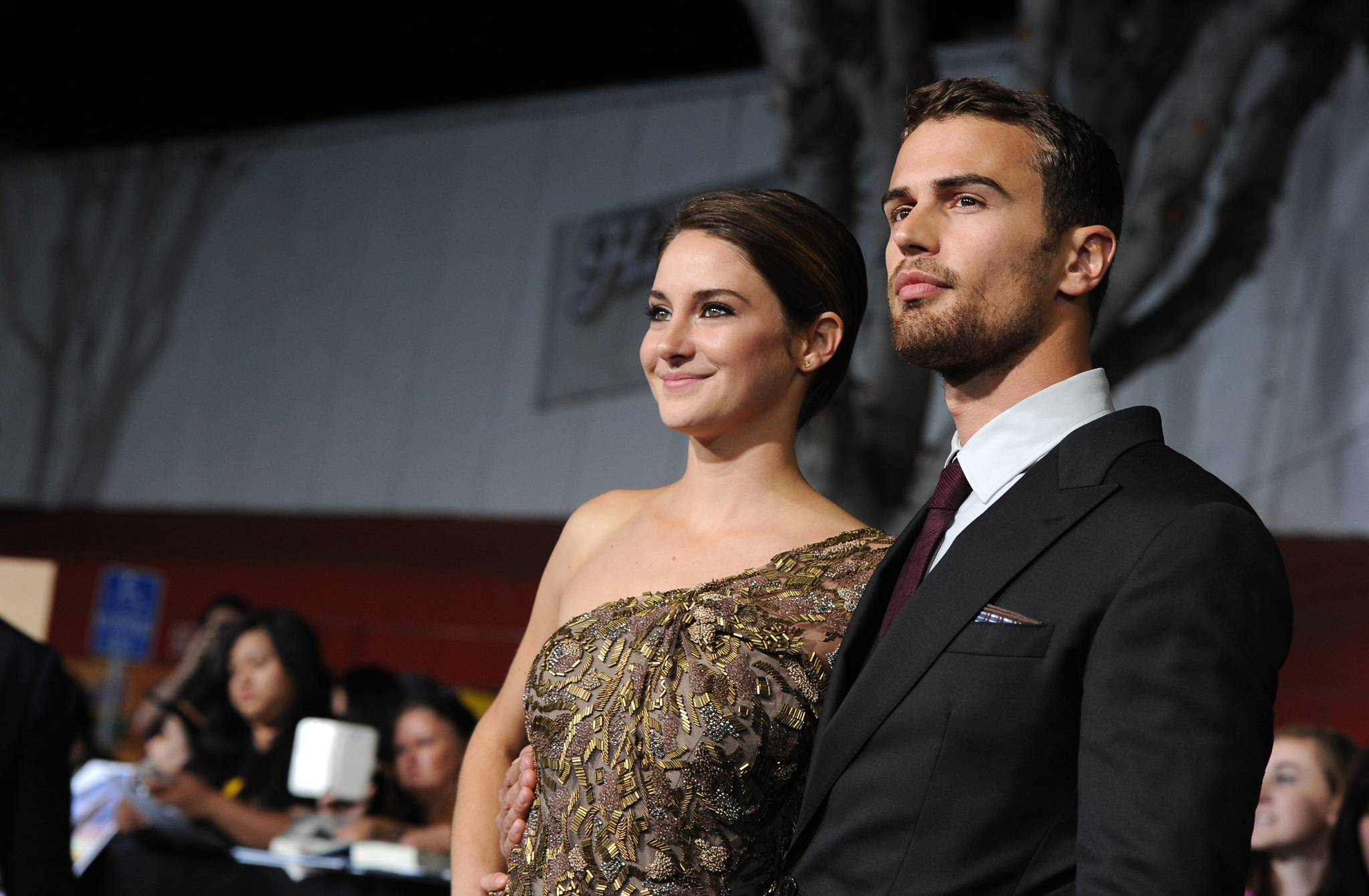 Shailene Woodley and Theo James at event of Divergente (2014)