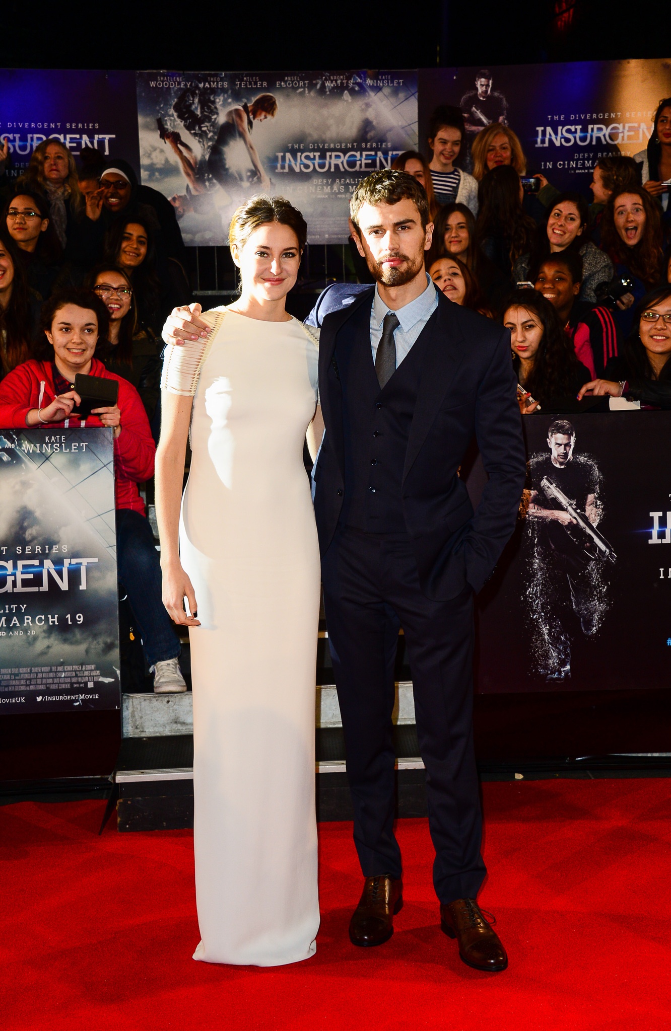 Shailene Woodley and Theo James at event of Insurgente (2015)