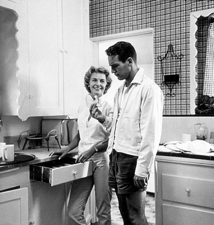 Paul Newman and Joanne Woodward at home in Beverly Hills, CA, 1958.