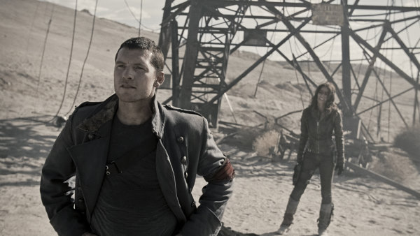 Still of Sam Worthington and Moon Bloodgood in Terminator Salvation (2009)