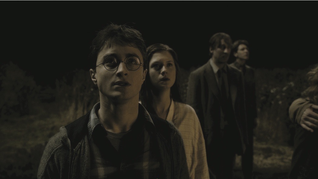 Still of David Thewlis, Daniel Radcliffe, Bonnie Wright and James Phelps in Haris Poteris ir netikras princas (2009)