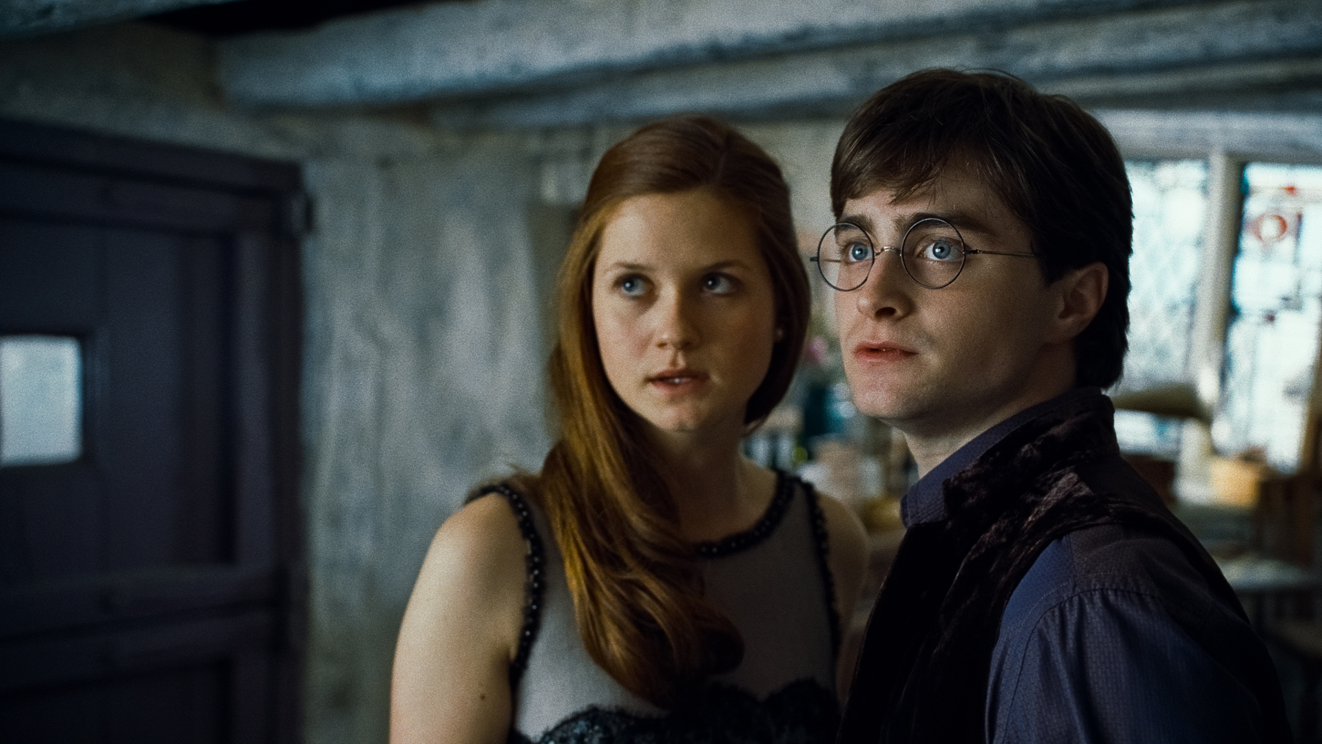 Still of Daniel Radcliffe and Bonnie Wright in Haris Poteris ir mirties relikvijos. 1 dalis (2010)