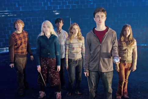 Rupert Grint, Matthew Lewis, Daniel Radcliffe, Emma Watson, Bonnie Wright and Evanna Lynch in Haris Poteris ir Fenikso brolija (2007)