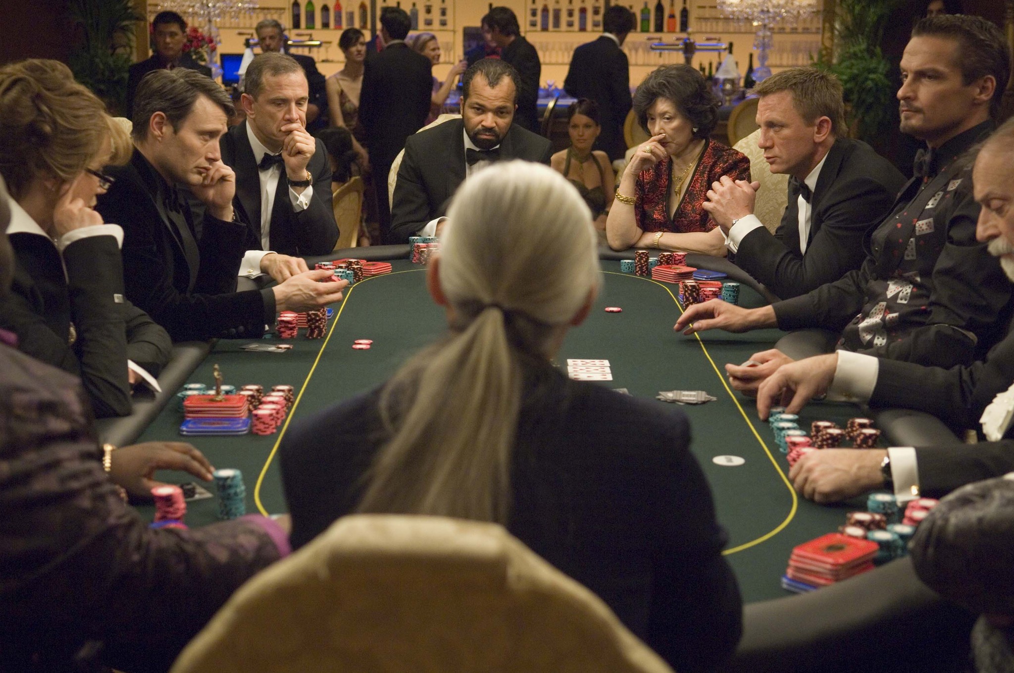 Still of Daniel Craig, Mads Mikkelsen and Jeffrey Wright in Kazino Royale (2006)