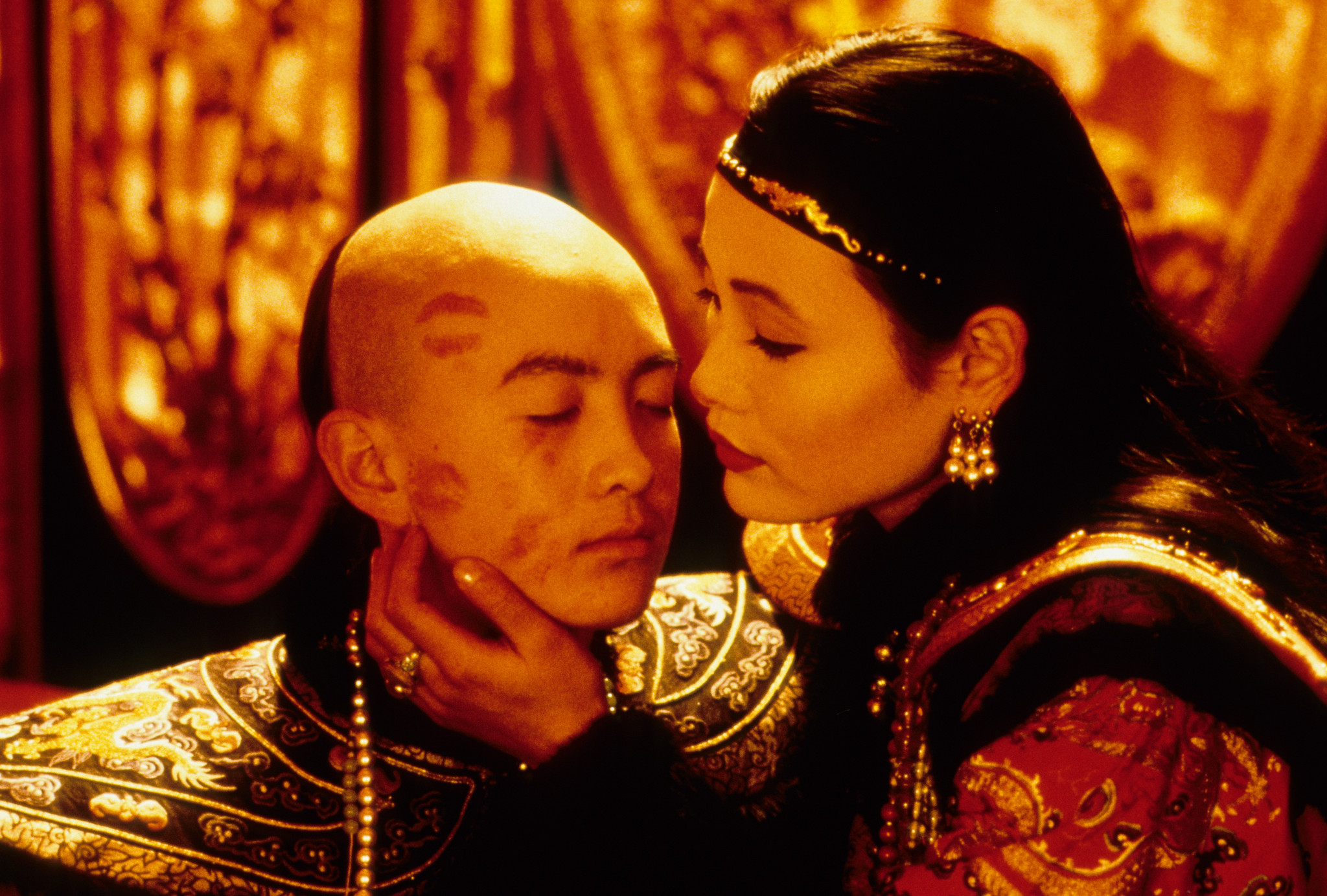 Still of Joan Chen and Tao Wu in Paskutinis imperatorius (1987)