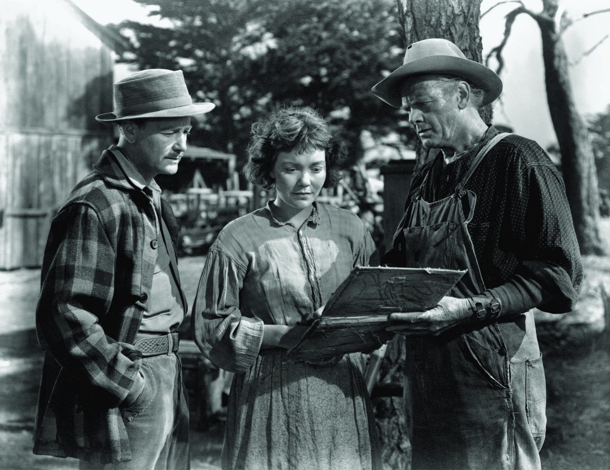Still of Lew Ayres, Charles Bickford and Jane Wyman in Johnny Belinda (1948)