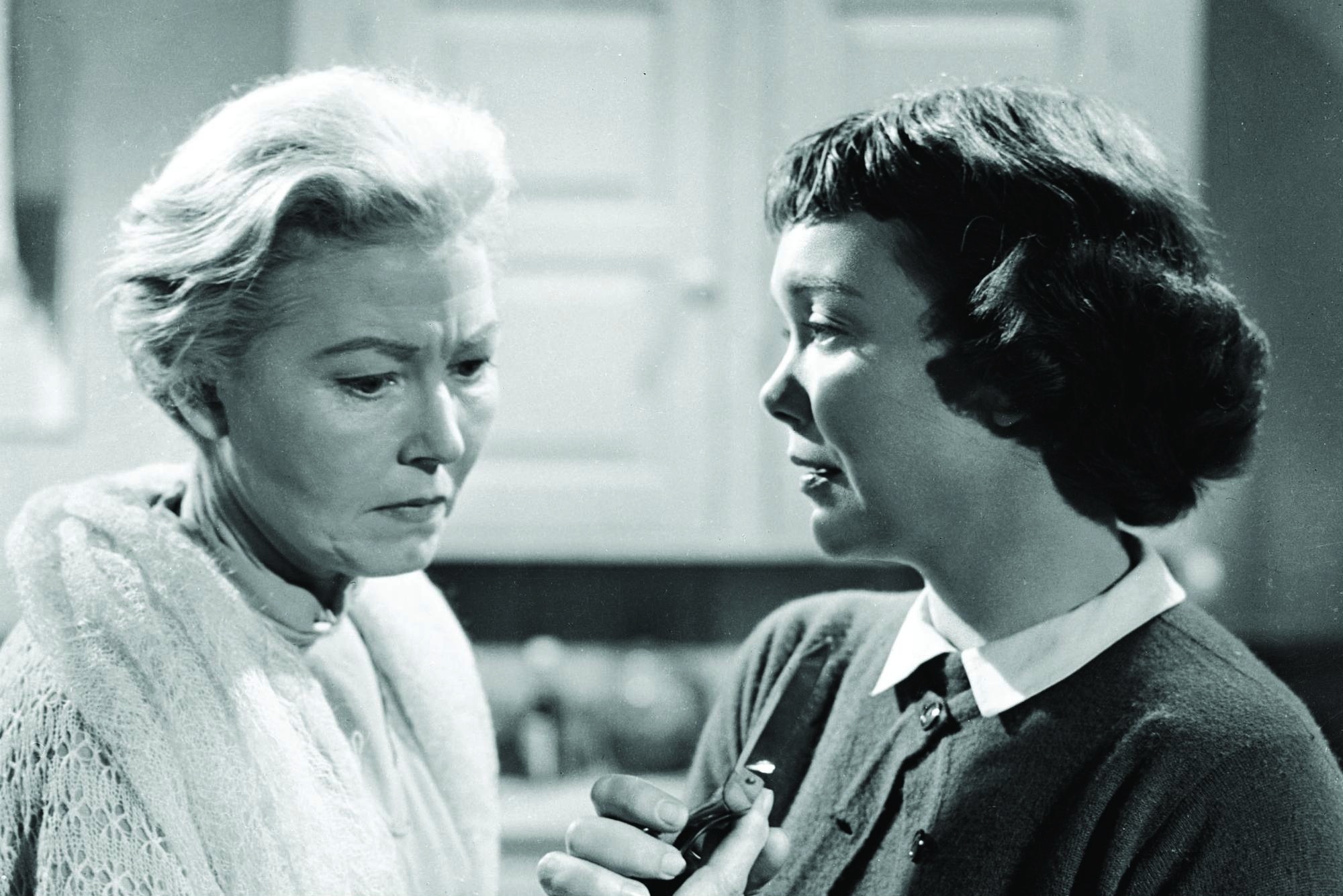 Still of Josephine Hutchinson and Jane Wyman in Miracle in the Rain (1956)