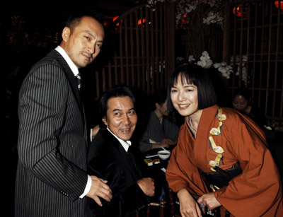 Kaori Momoi, Ken Watanabe and Kôji Yakusho at event of Memoirs of a Geisha (2005)