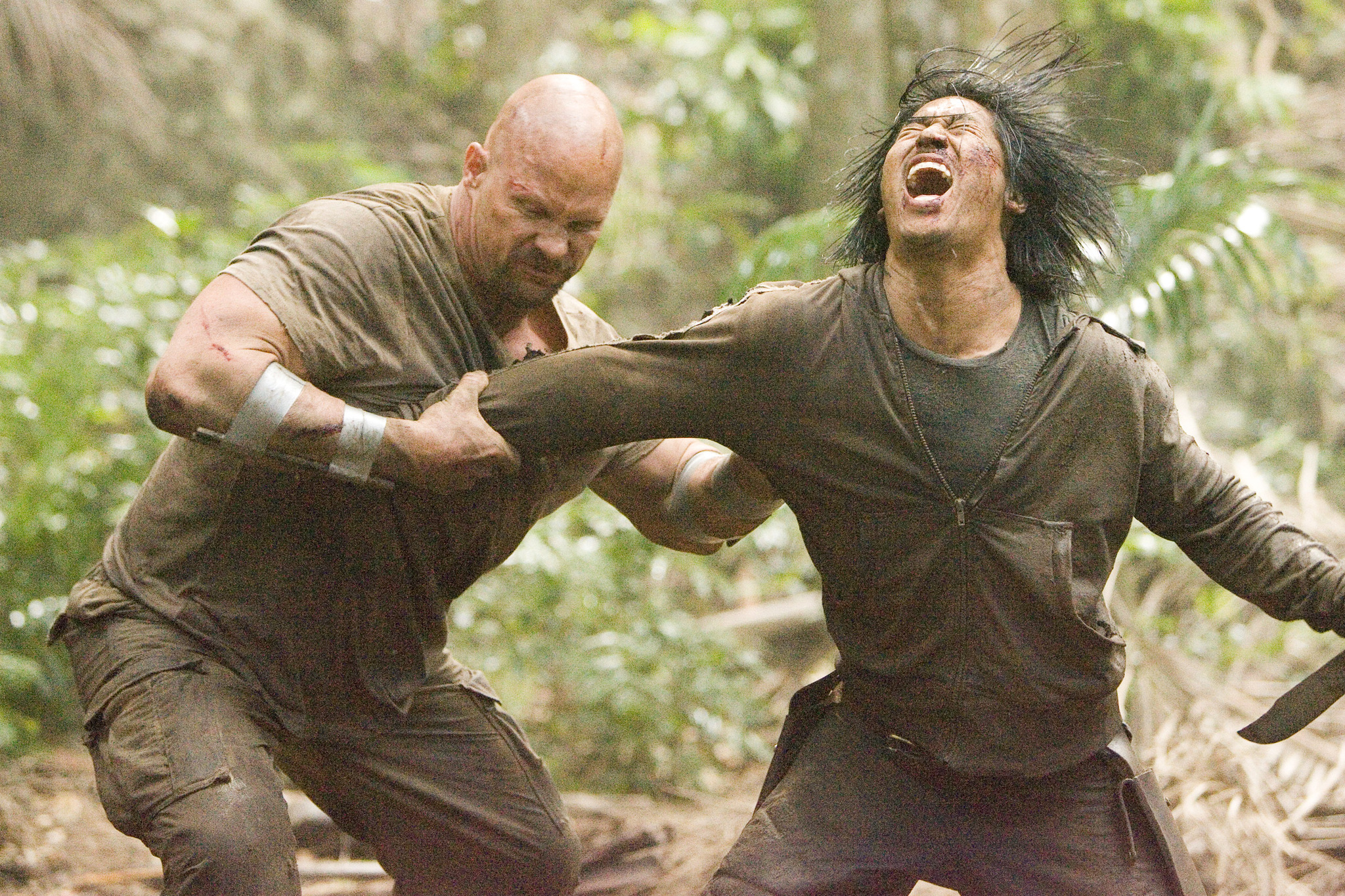 Still of Steve Austin and Masa Yamaguchi in Pasmerktieji (2007)