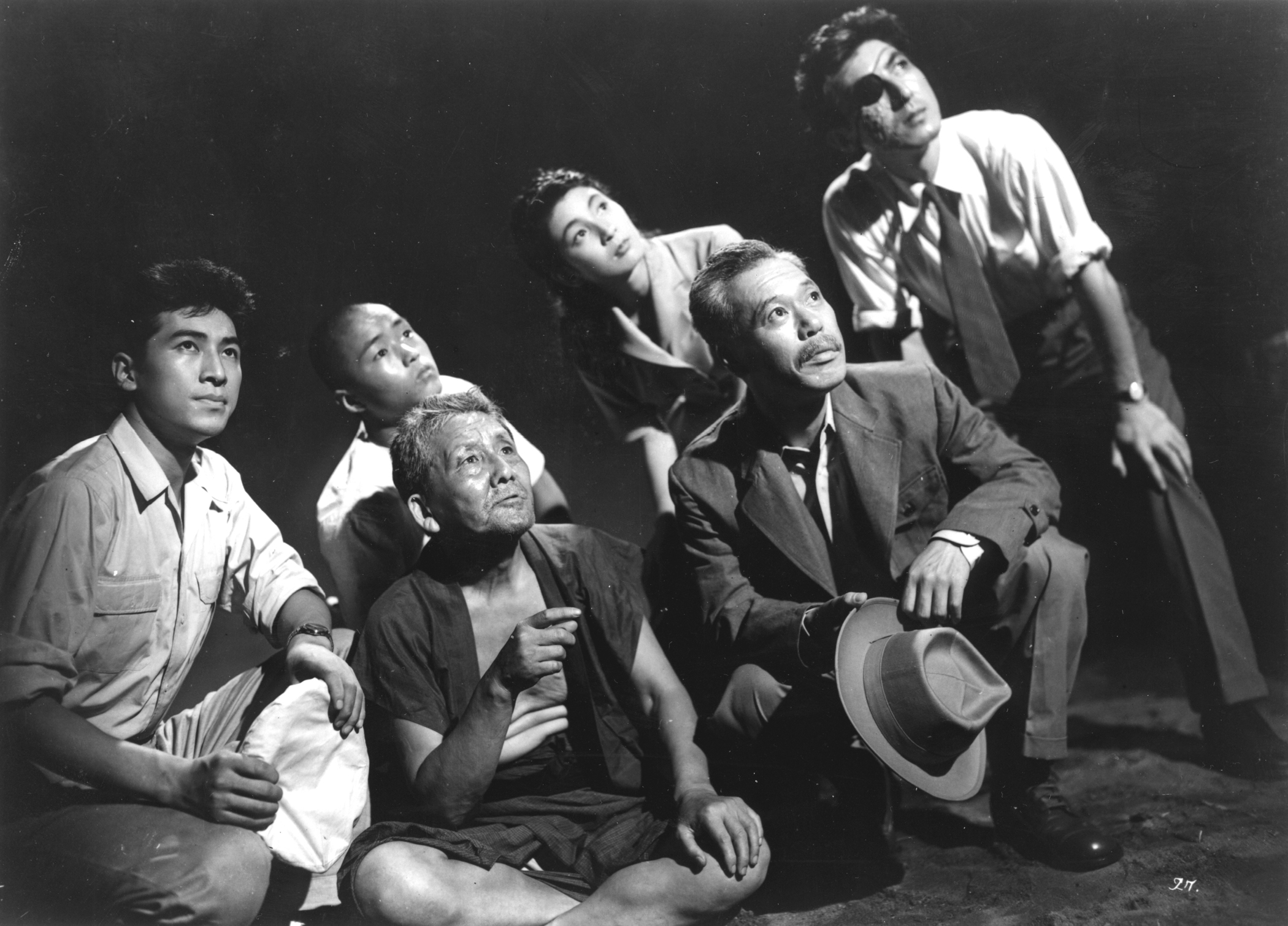 Still of Akihiko Hirata, Momoko Kôchi, Takashi Shimura, Akira Takarada and Ren Yamamoto in Gojira (1954)