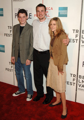 Chris Evans, Kristen Stewart and Anton Yelchin at event of Fierce People (2005)