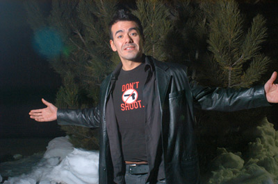 Jose Yenque at event of Between (2005)