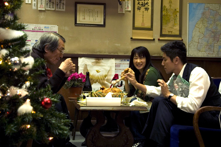 Still of Masahiro Motoki, Tsutomu Yamazaki and Kimiko Yo in Okuribito (2008)