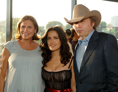 Salma Hayek, Dwight Yoakam and Sandra Condito at event of Secuestro express (2005)