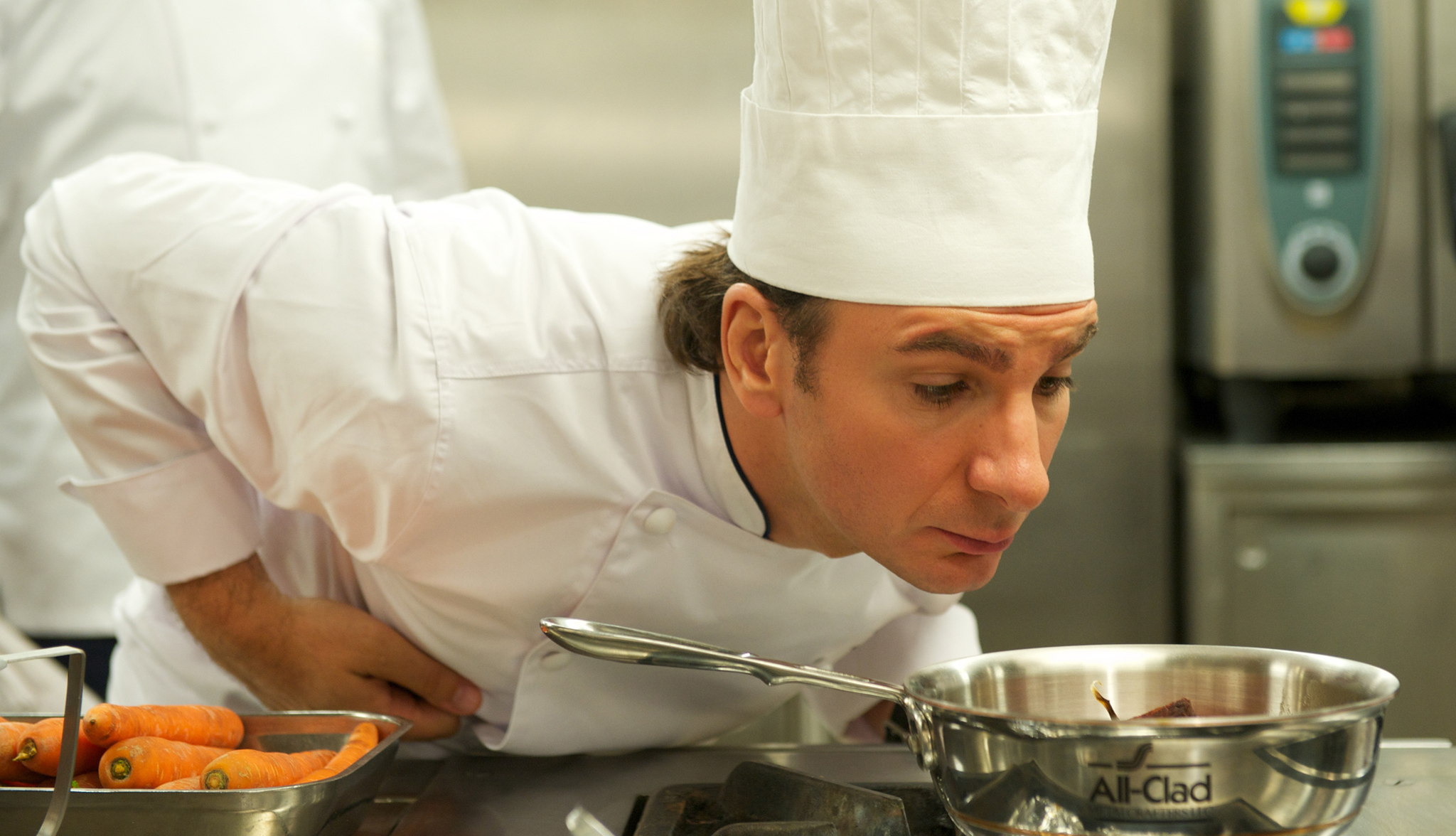 Still of Michaël Youn in Comme un chef (2012)