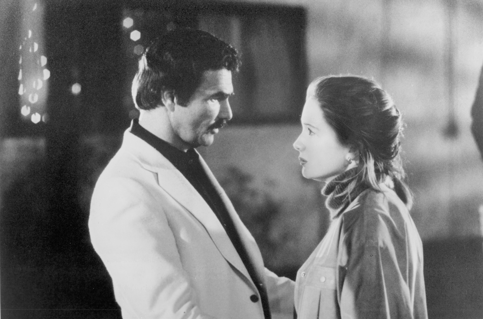 Still of Burt Reynolds and Karen Young in Heat (1986)