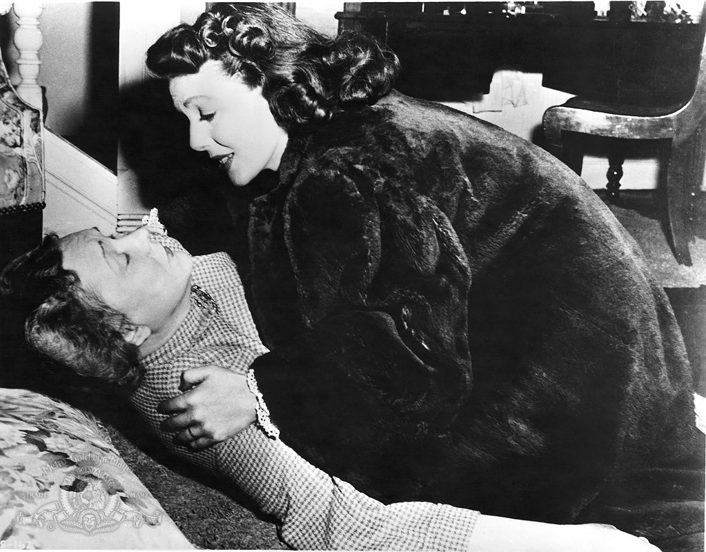 Still of Loretta Young in The Stranger (1946)
