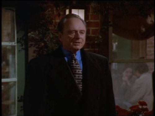 Still of Harris Yulin in Frasier (1993)