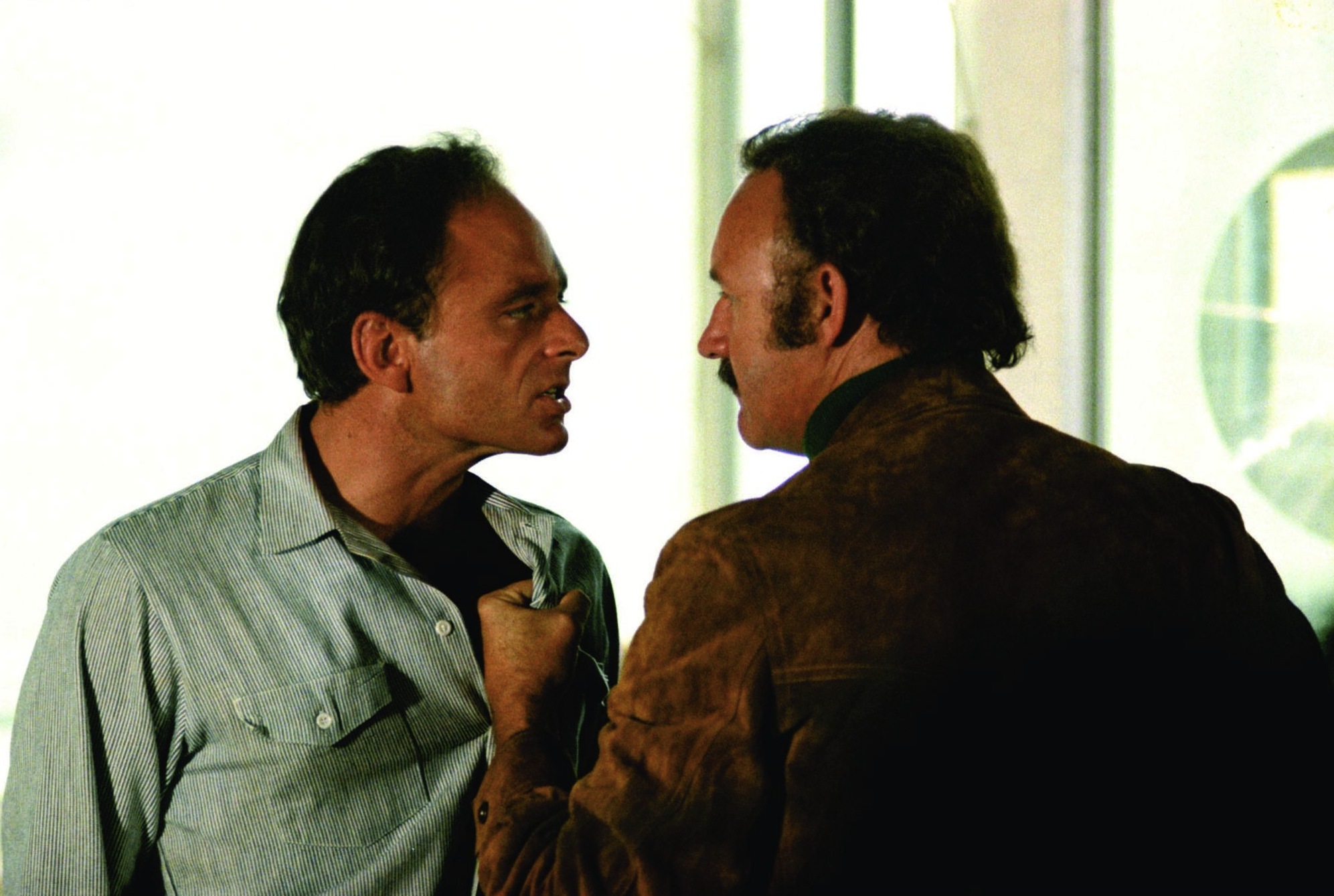 Still of Gene Hackman and Harris Yulin in Night Moves (1975)