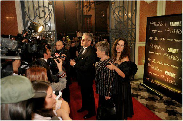 Teatro de la Ciudad. Red Carpet for 'Las Paredes Hablan': Antonio Zavala Kugler, producer Anna Roth and actress Geraldine Zinat.