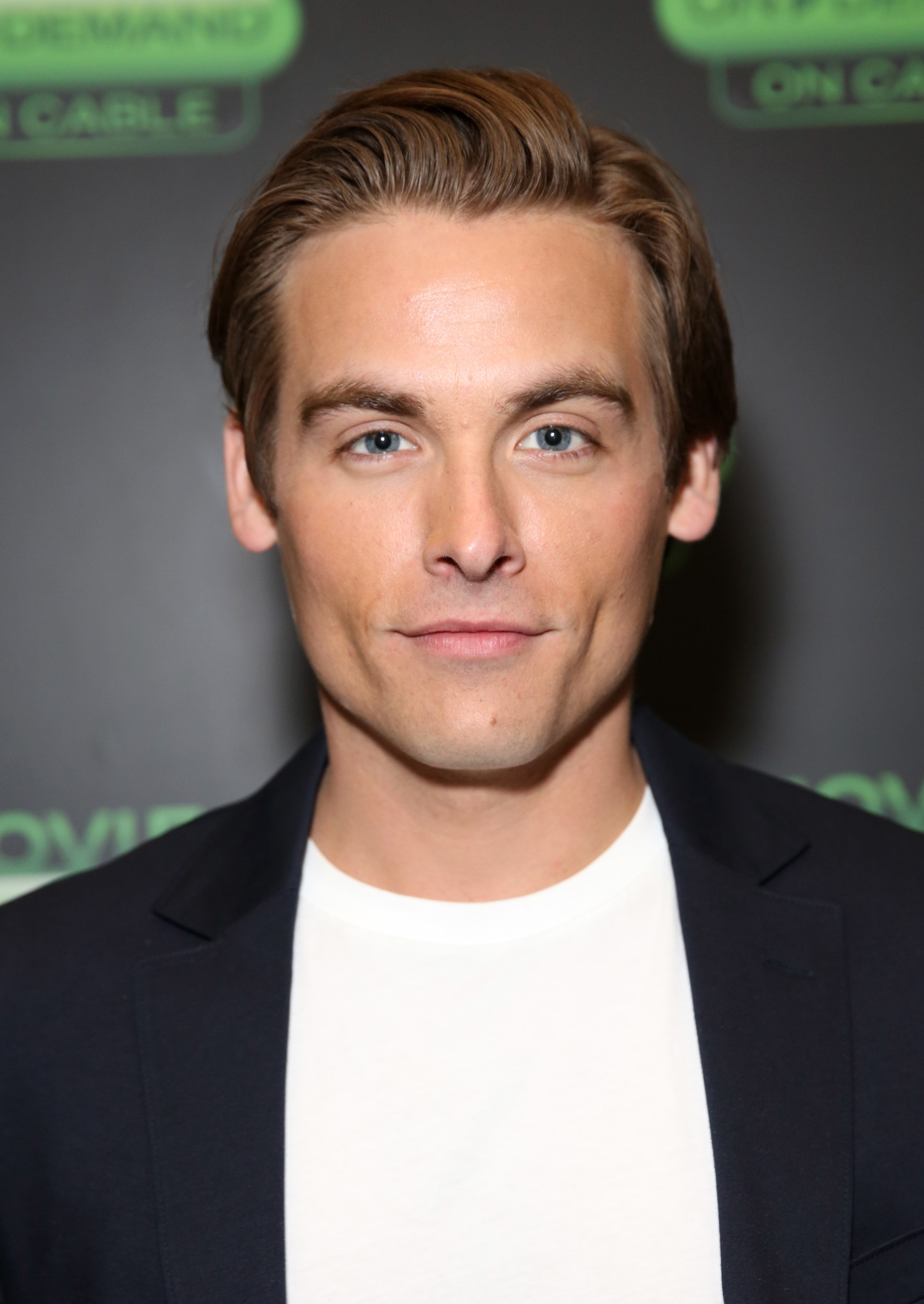 Kevin Zegers at event of The Colony (2013)